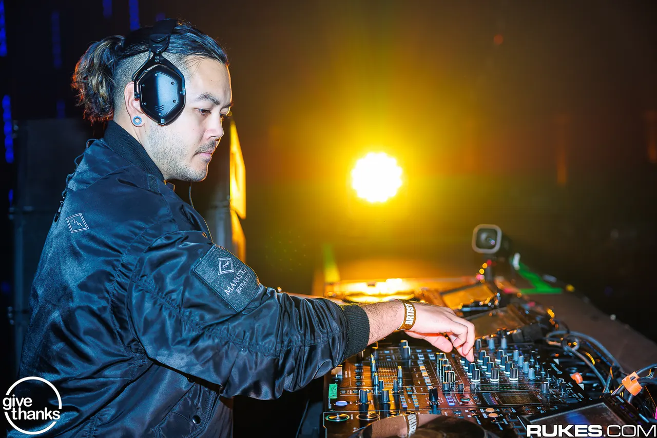Give Thanks 2025 at San Jose Convention Center, Friday · November 28. Photograph 1 by Rukes.