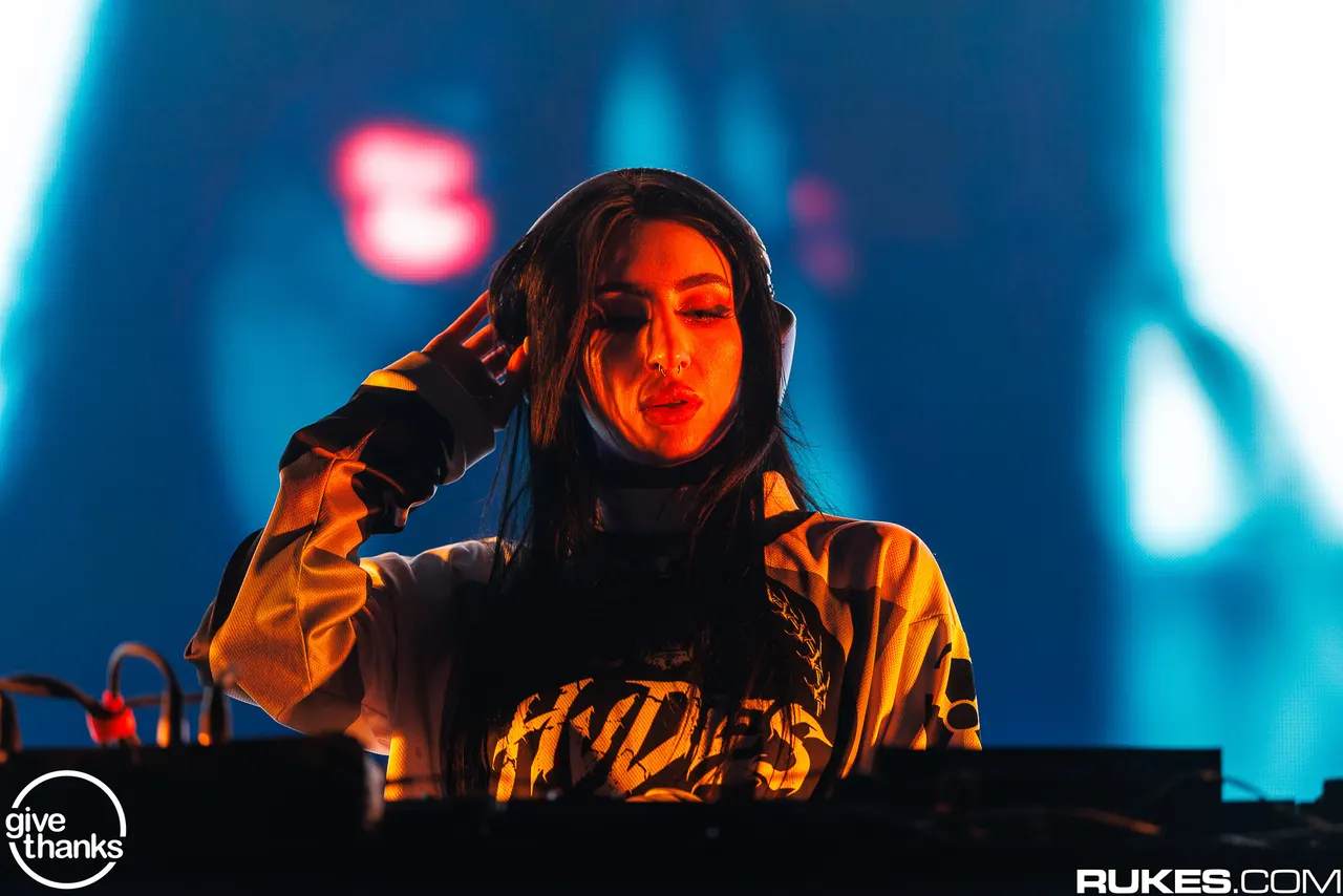 Give Thanks 2025 at San Jose Convention Center, Friday · November 28. Photograph 6 by Rukes.