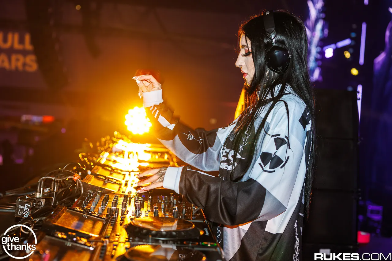 Give Thanks 2025 at San Jose Convention Center, Friday · November 28. Photograph 8 by Rukes.