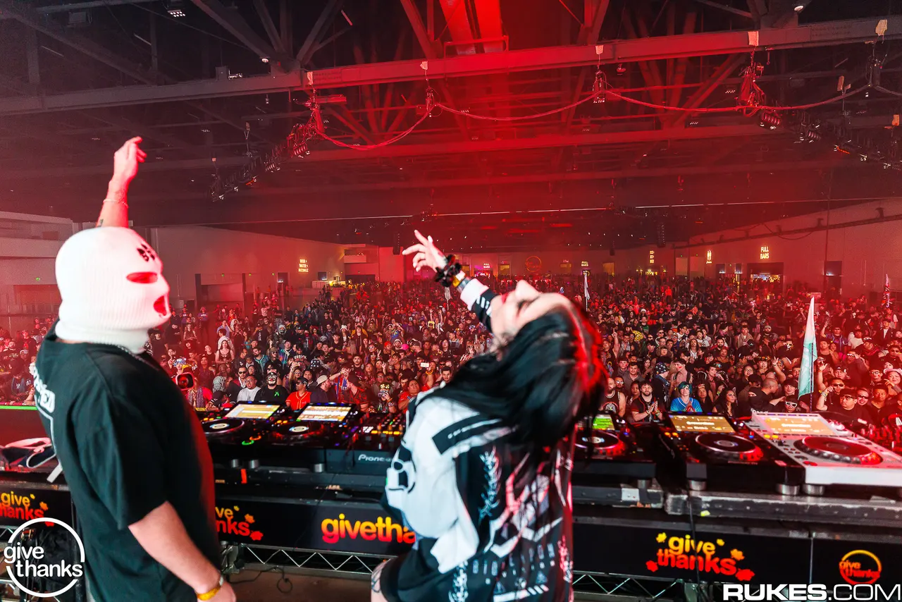 Give Thanks 2025 at San Jose Convention Center, Friday · November 28. Photograph 14 by Rukes.